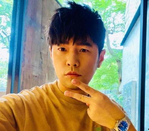娱乐圈吃瓜周杰伦,娱乐圈风云再起，吃瓜群众热议不断