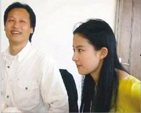 娱乐吃瓜影后对待朋友,揭秘娱乐圈的真挚友情