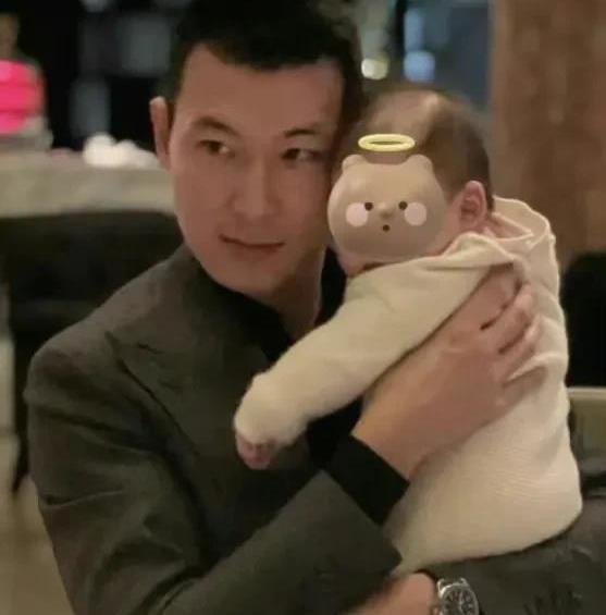 娱乐圈吃瓜爆料窦骁,娱乐圈新恋情引发热议